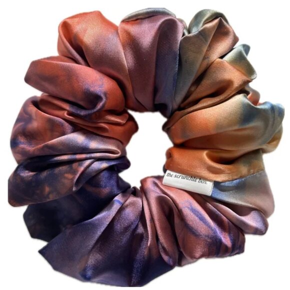 XL Scrunchie- Tye Dye Colors - Picture 1 of 1